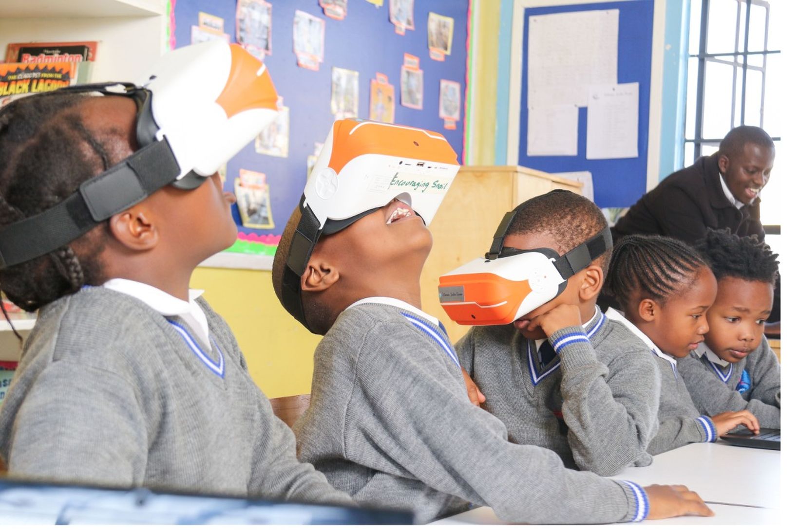 Students-Using-ClassVR